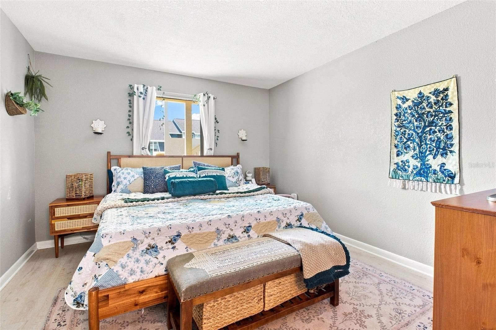 Primary Bedroom with Ensuite Bath & Walk-in Closet - 455 ALT 19 S #17, PALM HARBOR
