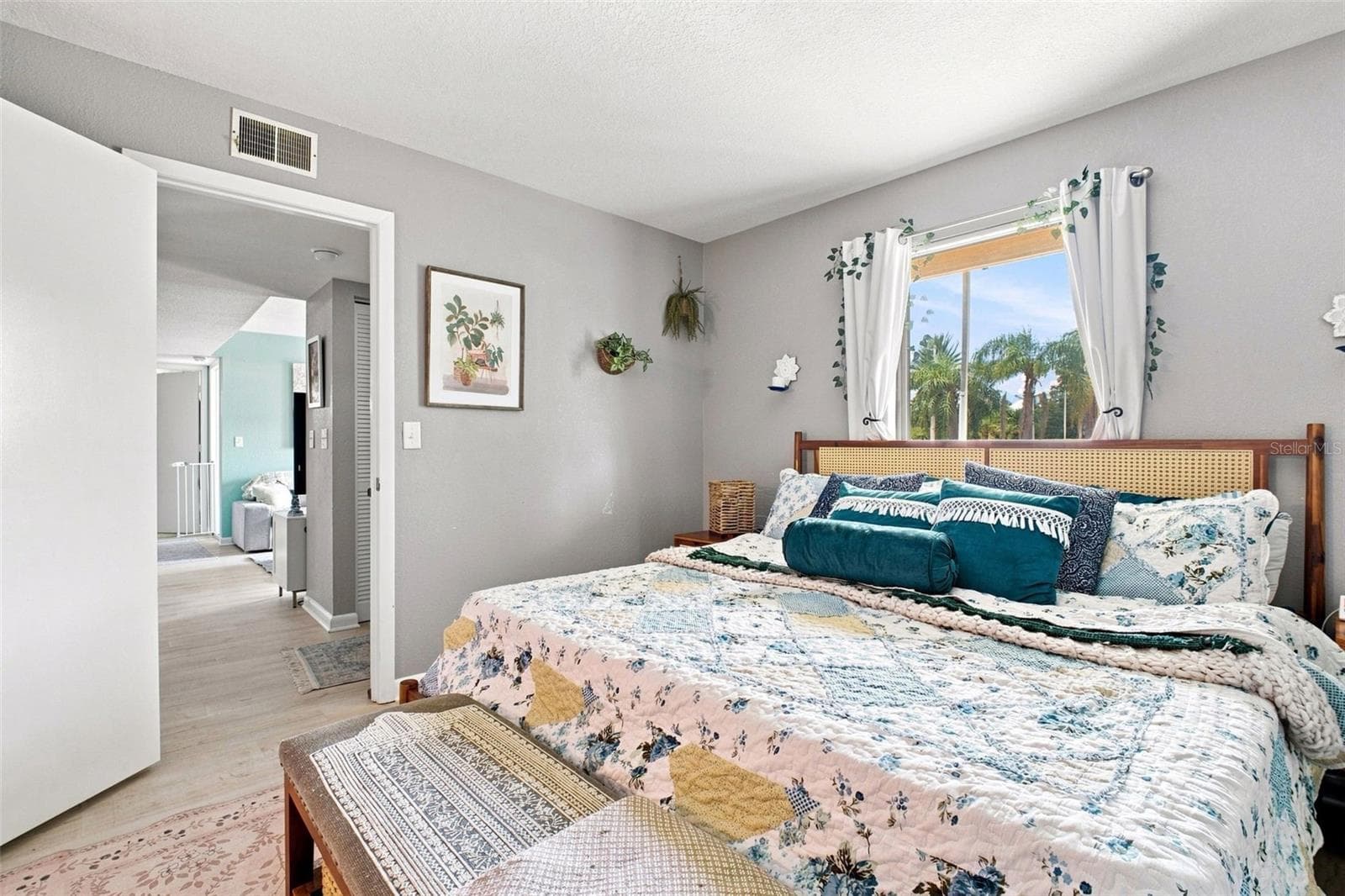 Primary Bedroom with Ensuite Bath & Walk-in Closet - 455 ALT 19 S #17, PALM HARBOR