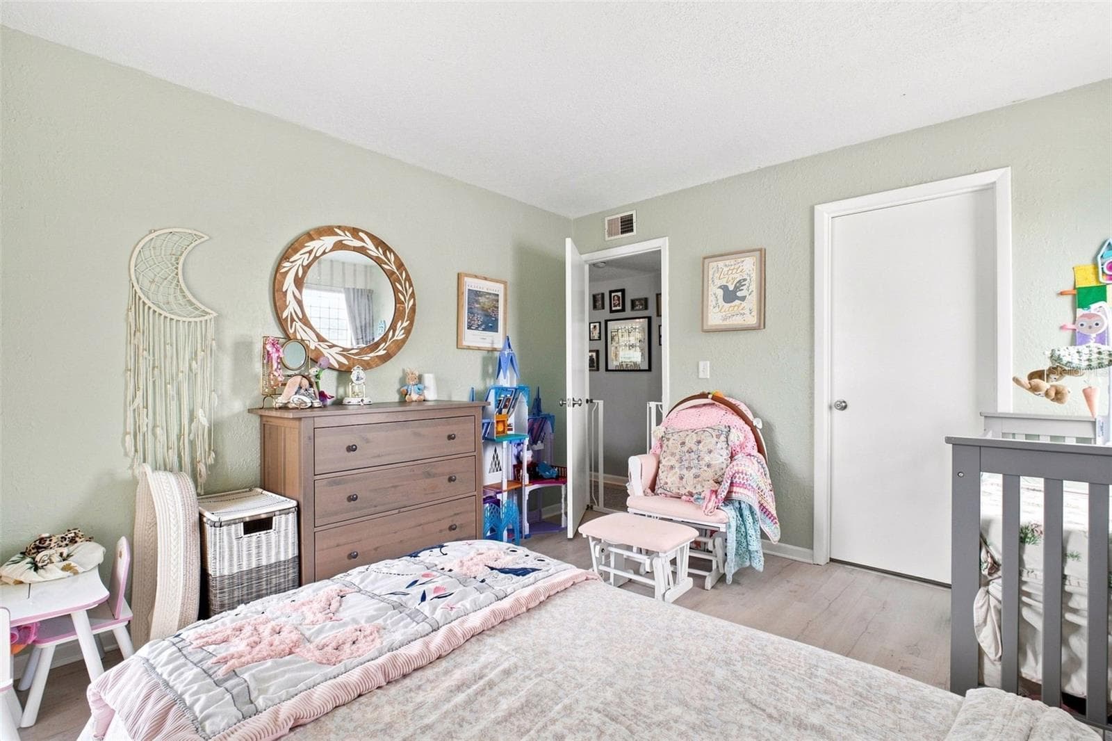 Bright and spacious Bdrm 2 with sliders to outdoor patio - 455 ALT 19 S #17, PALM HARBOR