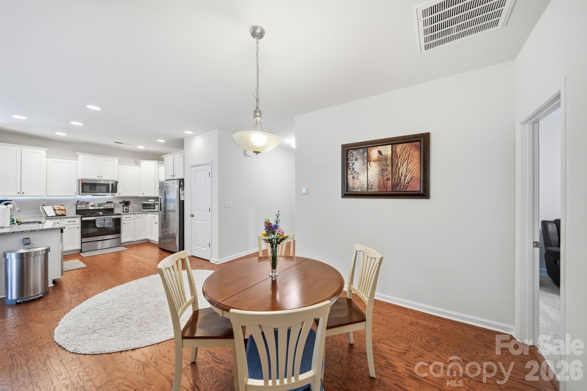 Single Family Residence at 7203 Chrysanthemum Road, Lancaster, photo 5 of 31