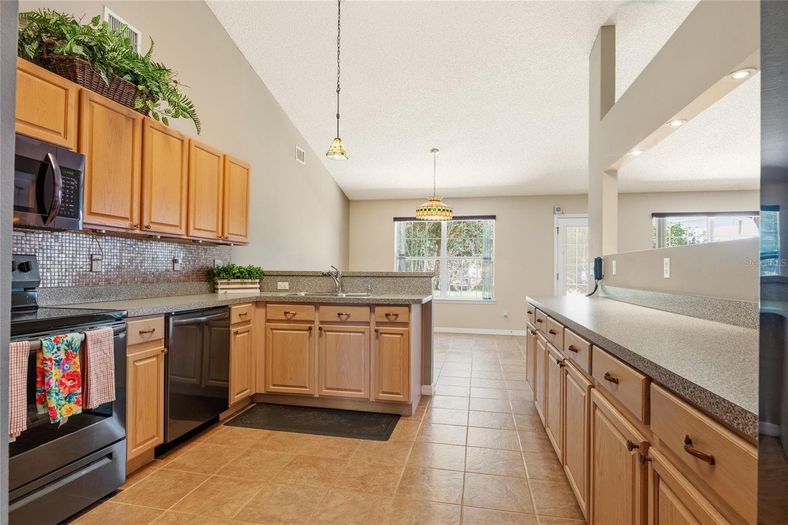 Kitchen - 38 PRINCESS ROSE DR, PALM COAST