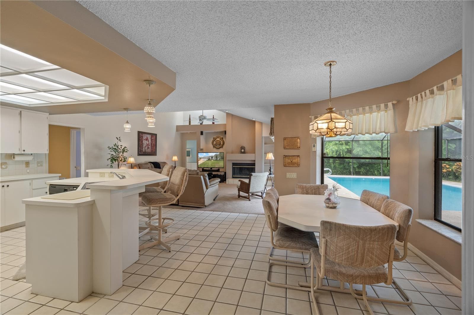 Single Family Residence at 3225 GLENWOOD CIR, HOLIDAY, photo 14 of 60