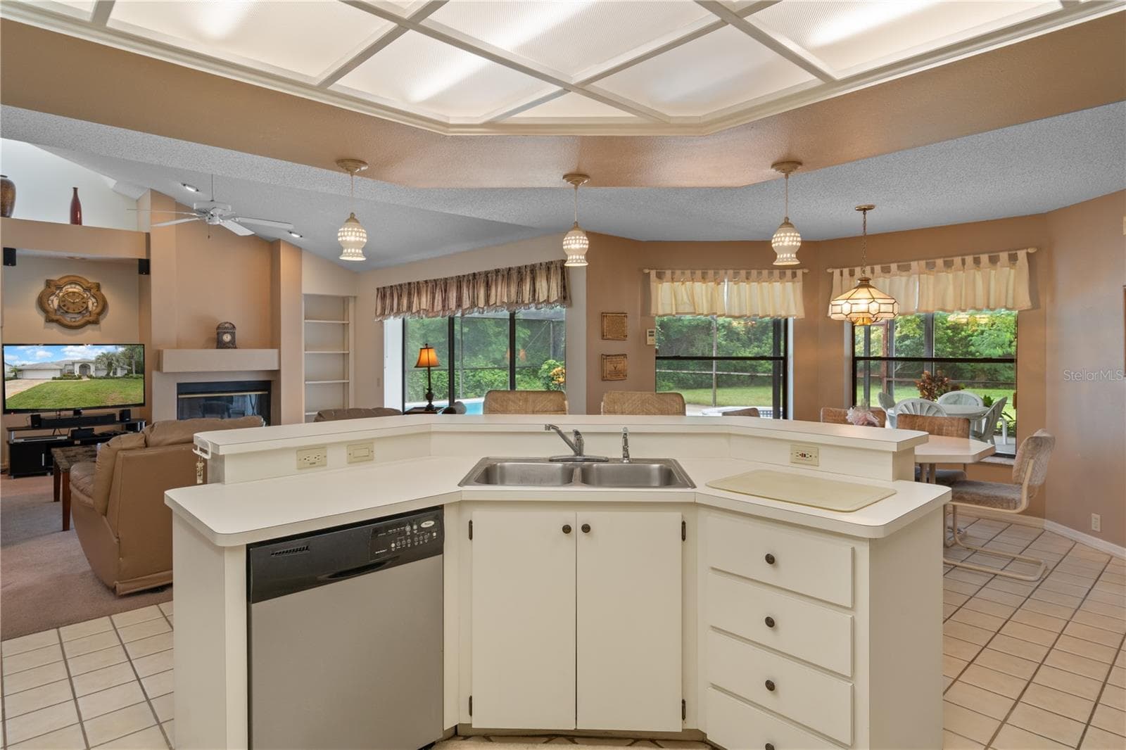Single Family Residence at 3225 GLENWOOD CIR, HOLIDAY, photo 21 of 60