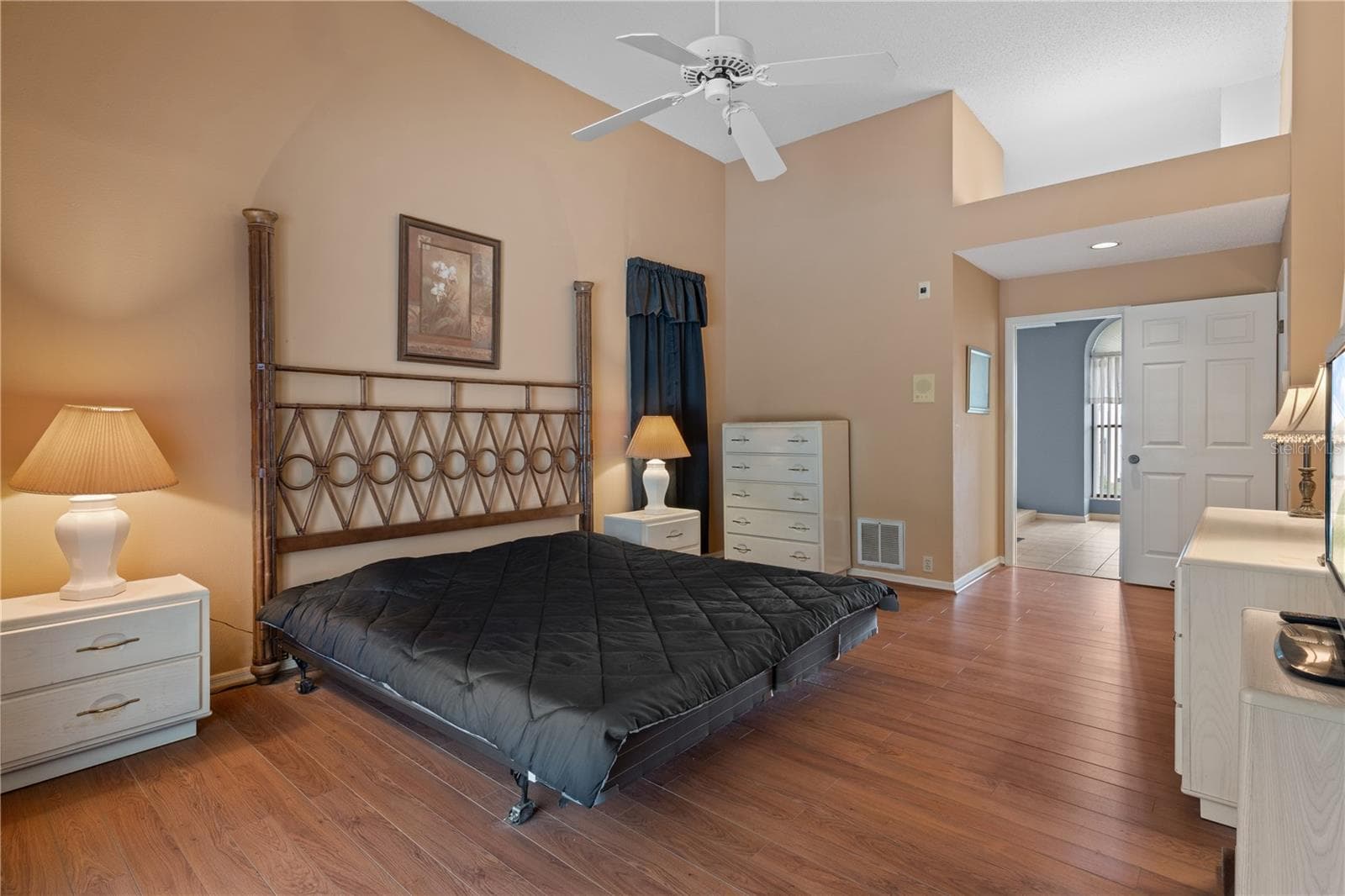 Single Family Residence at 3225 GLENWOOD CIR, HOLIDAY, photo 28 of 60