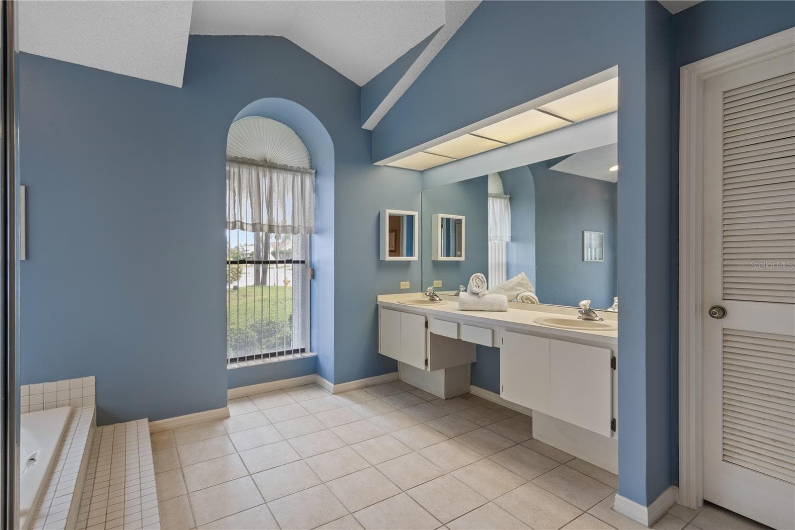 Single Family Residence at 3225 GLENWOOD CIR, HOLIDAY, photo 30 of 60