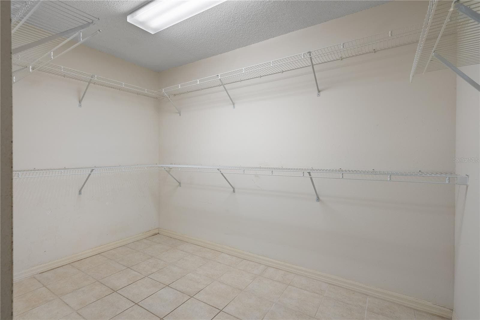 Single Family Residence at 3225 GLENWOOD CIR, HOLIDAY, photo 33 of 60