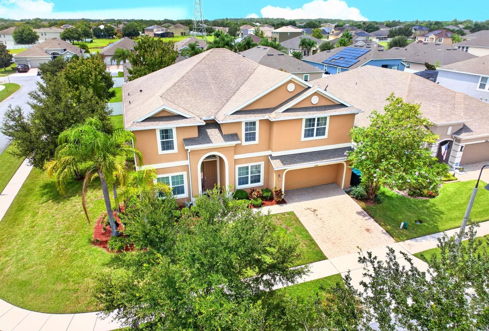 Single Family Residence at 12834 BOGGY VIEW DR, ORLANDO, photo 2 of 55