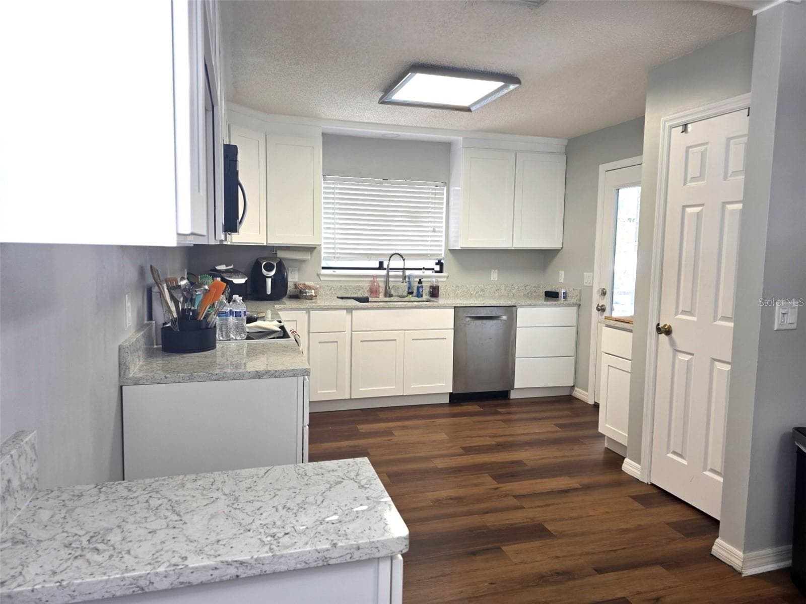 Kitchen with Pantry - 1040 W VILLAGE GREEN RD, DELAND