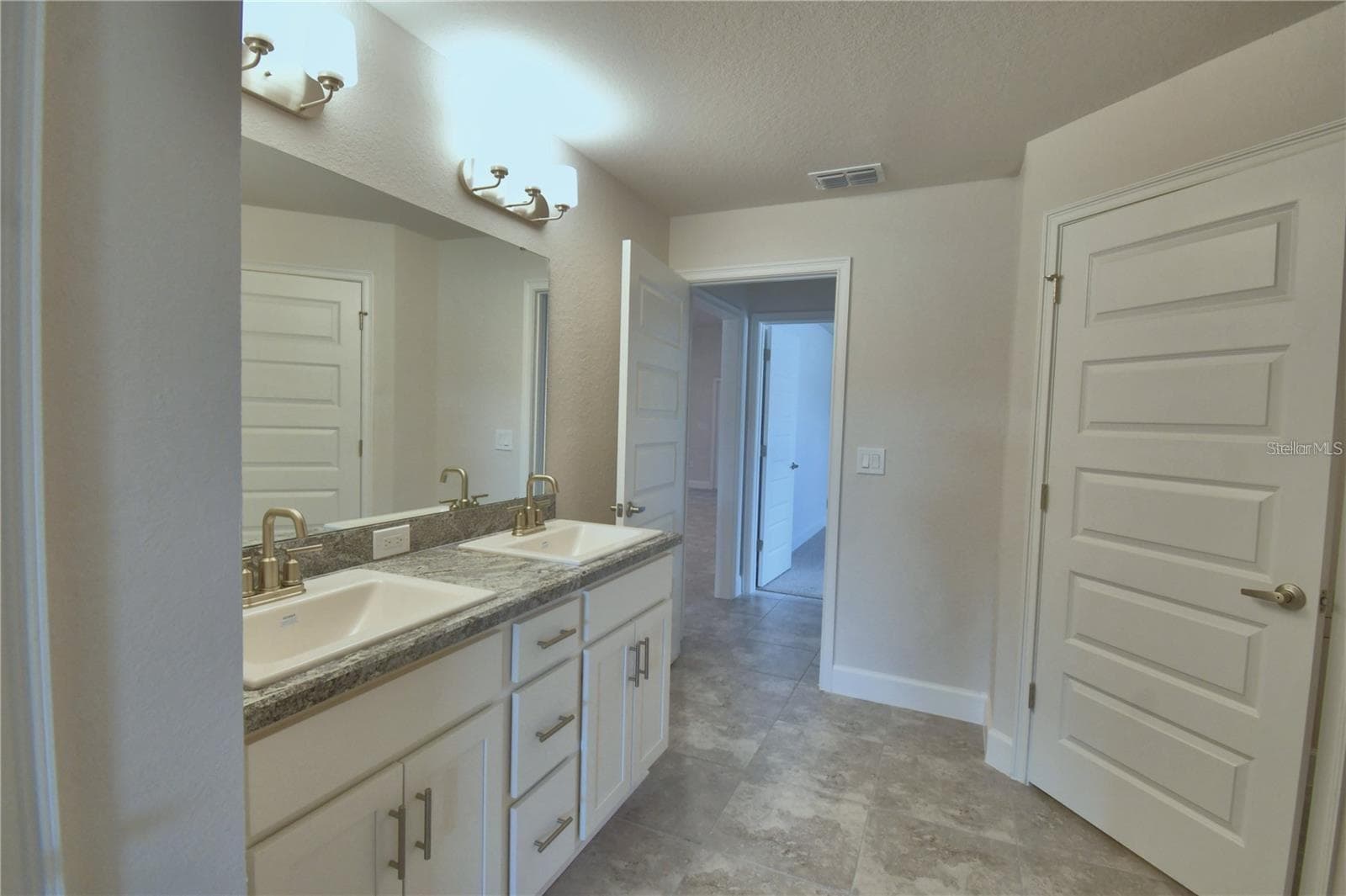 Photos are of a finished 2200 example. Colors and finishes may vary. Not actual home. - 3644 LINDBERGH ST, LAKELAND