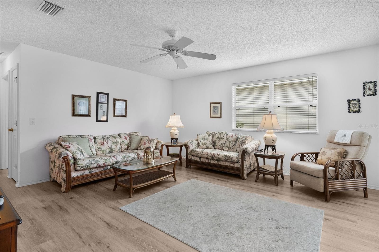 Villa at 17362 SE 78TH HARMONY CIR, THE VILLAGES, photo 9 of 36