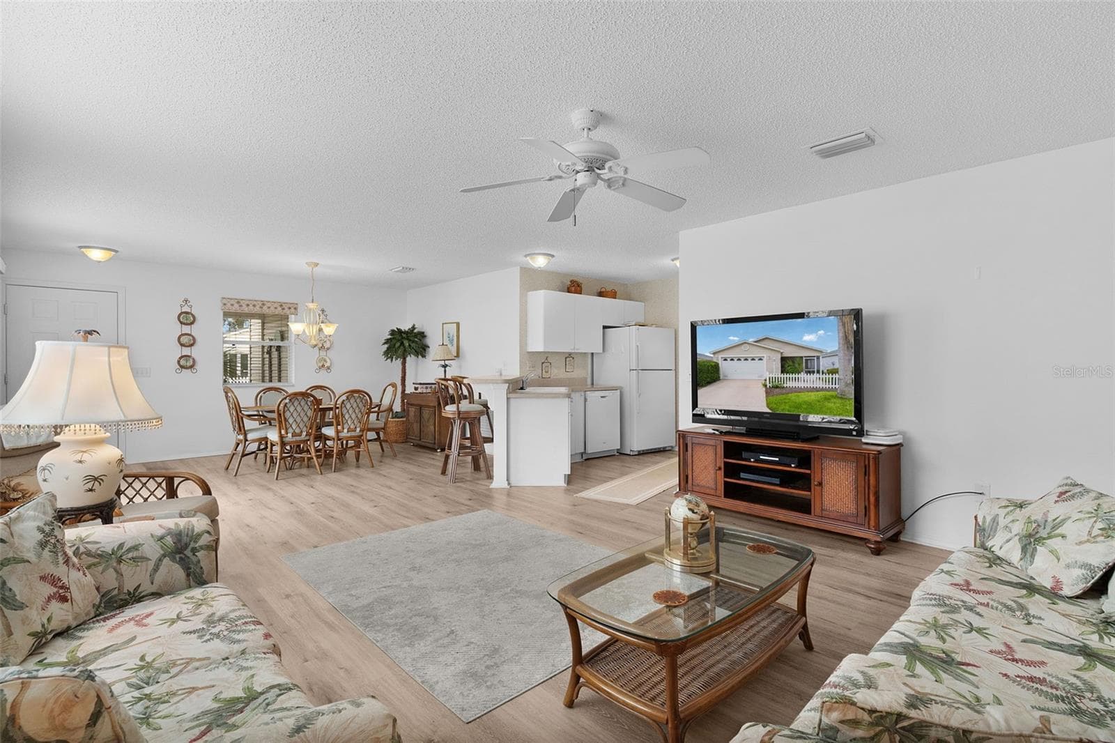 Villa at 17362 SE 78TH HARMONY CIR, THE VILLAGES, photo 10 of 36