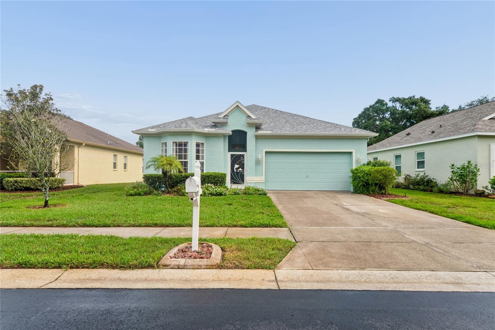 LONG DRIVEWAY..ROOM FOR GUEST PARKING - SUMMERTREE PRCL 03A PH 02, NEW PORT RICHEY