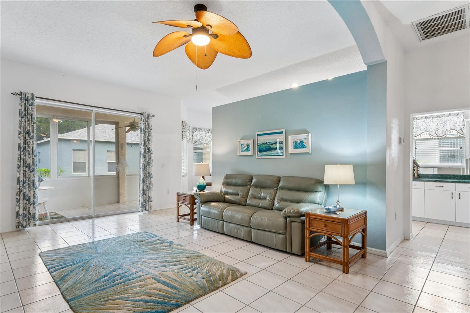 SHELF LIGHTING AND TROPICAL FAN SET THE MOOD - SUMMERTREE PRCL 03A PH 02, NEW PORT RICHEY