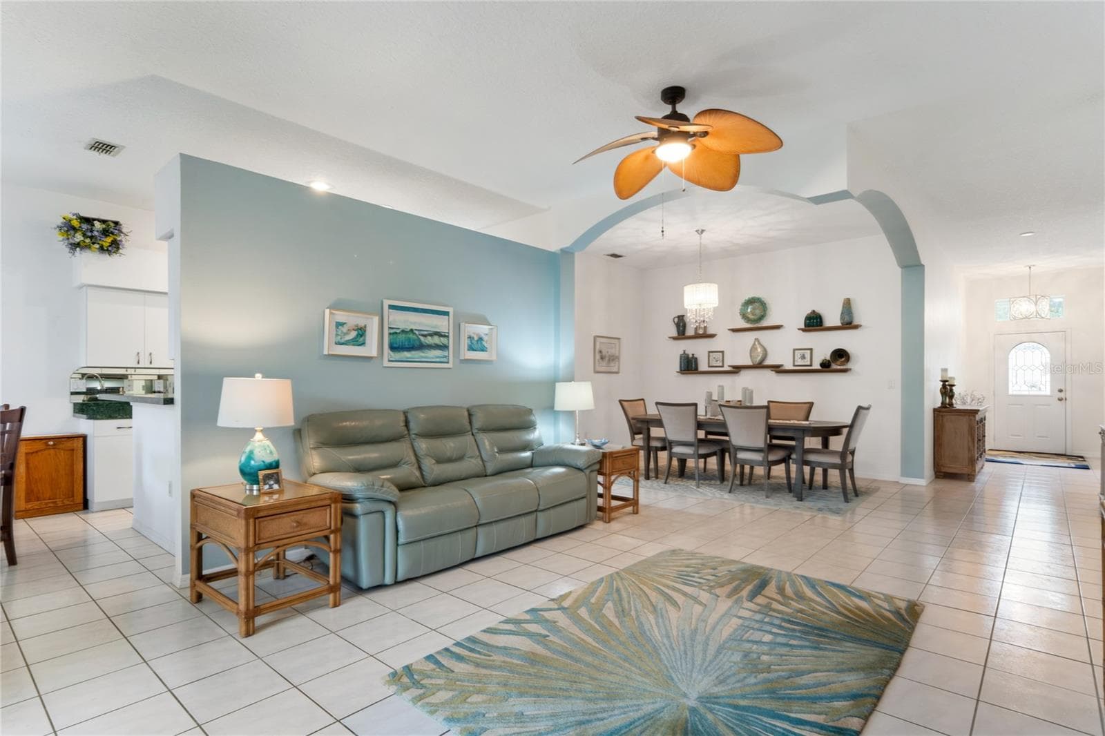 WALL ALLOWS FOR SOME PRIVACY IN KITCHEN WITHOUT ELIMINATING INTERACTION WITH GUESTS - SUMMERTREE PRCL 03A PH 02, NEW PORT RICHEY