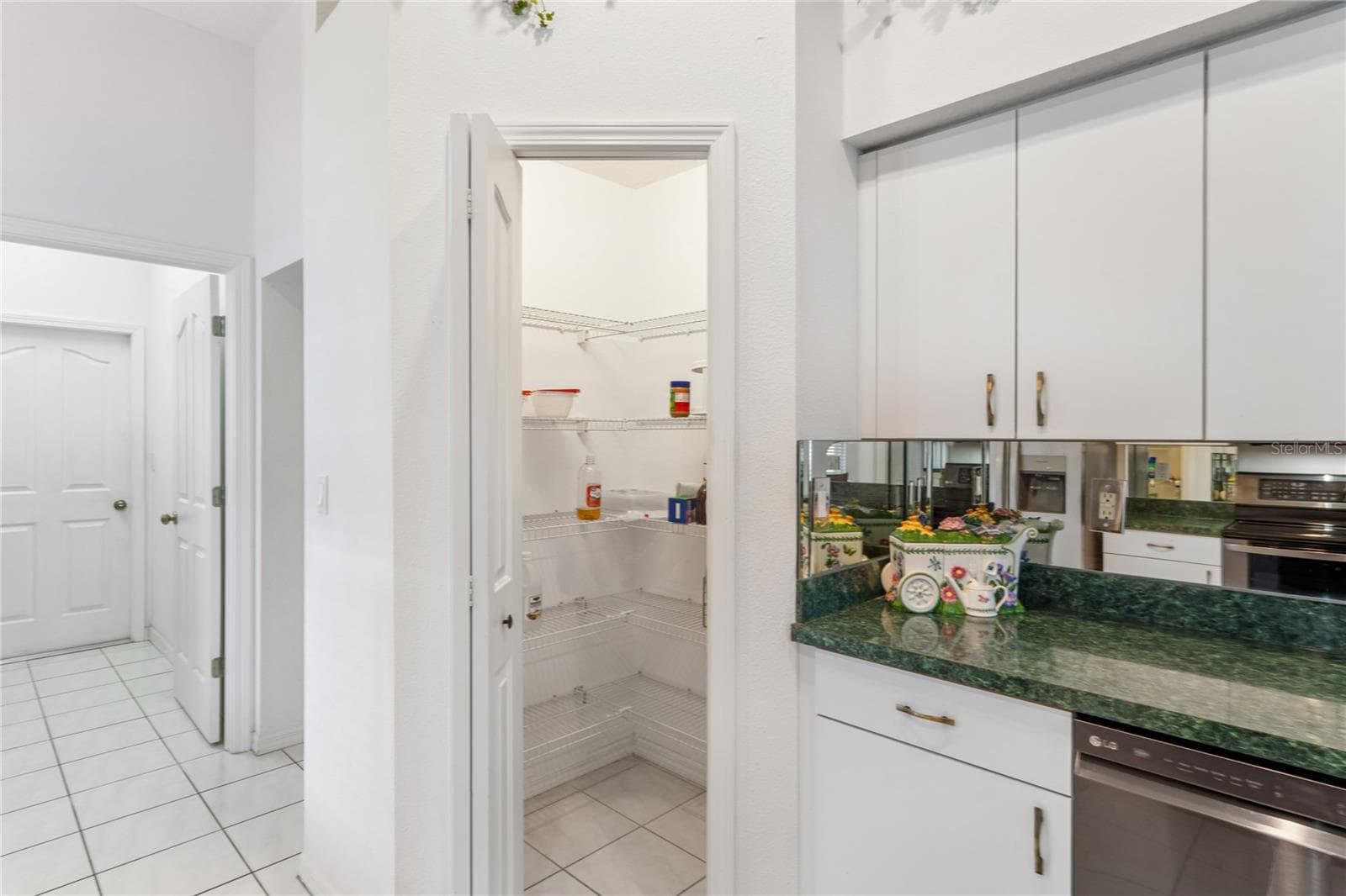 KITCHEN PANTRY - SUMMERTREE PRCL 03A PH 02, NEW PORT RICHEY