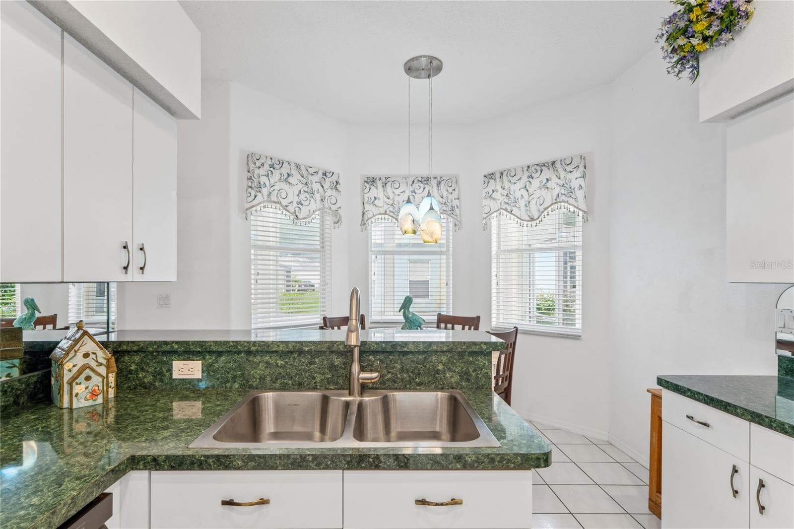 DOUBLE SINK WITH BREAKFAST BAR - SUMMERTREE PRCL 03A PH 02, NEW PORT RICHEY