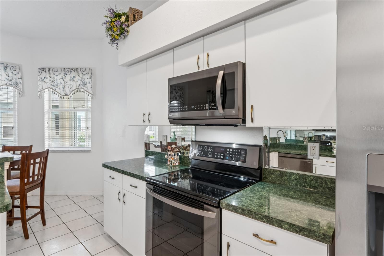 STAINLESS STEEL APPLIANCES - SUMMERTREE PRCL 03A PH 02, NEW PORT RICHEY