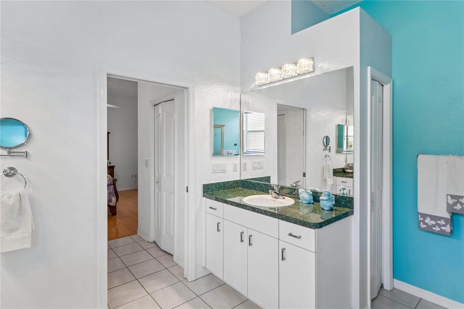 LINEN CLOSET IN BATH - SUMMERTREE PRCL 03A PH 02, NEW PORT RICHEY