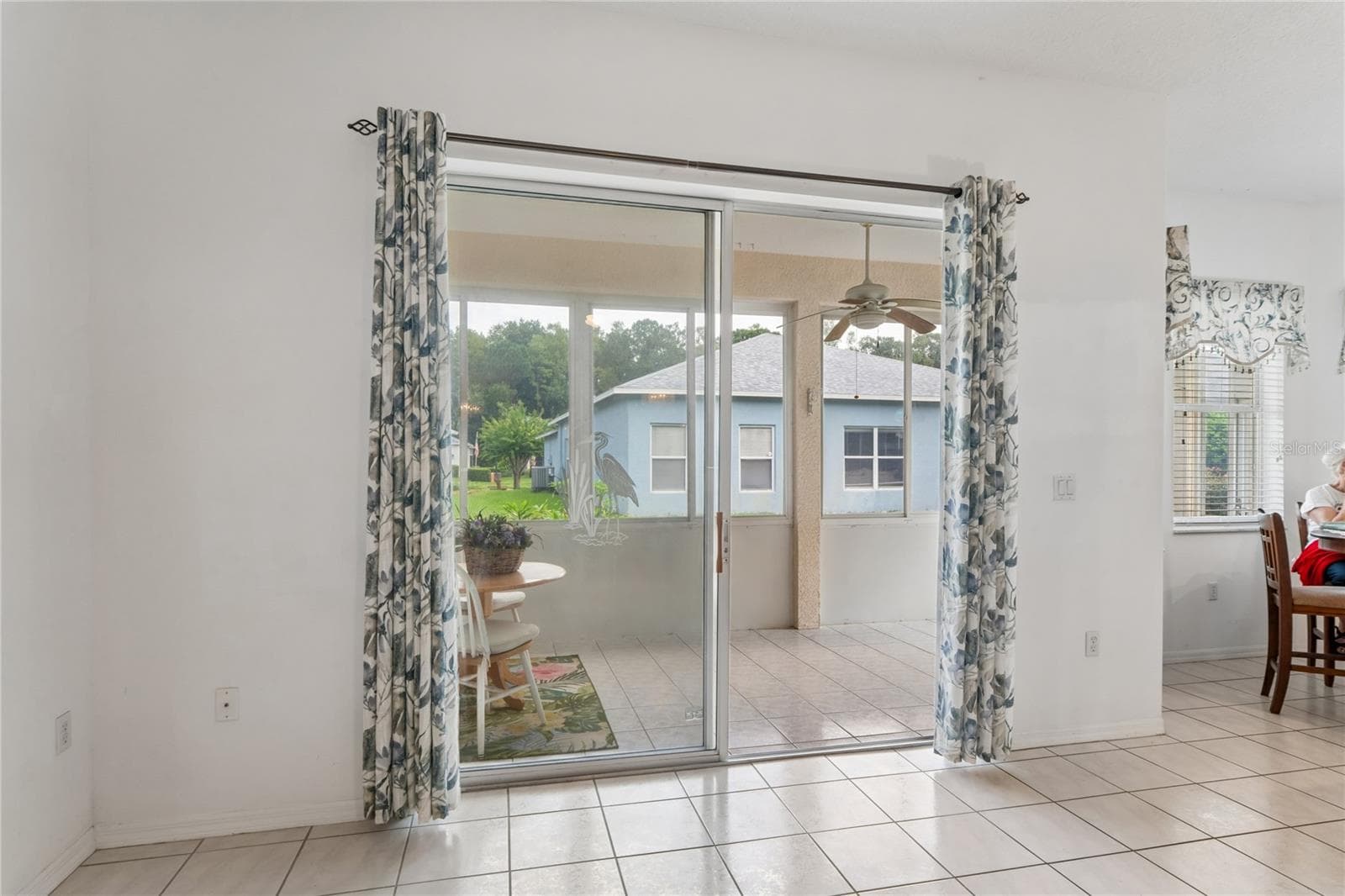 EXIT FROM LIVING AREA TO LANAI - SUMMERTREE PRCL 03A PH 02, NEW PORT RICHEY