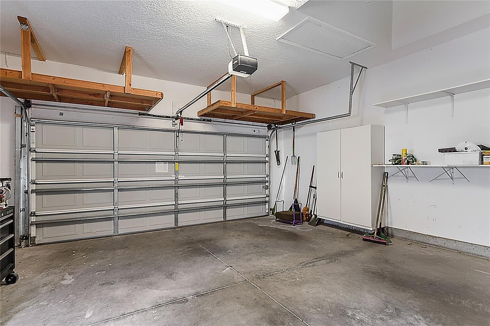 GARAGE WITH OVERHEAD STORAGE - SUMMERTREE PRCL 03A PH 02, NEW PORT RICHEY