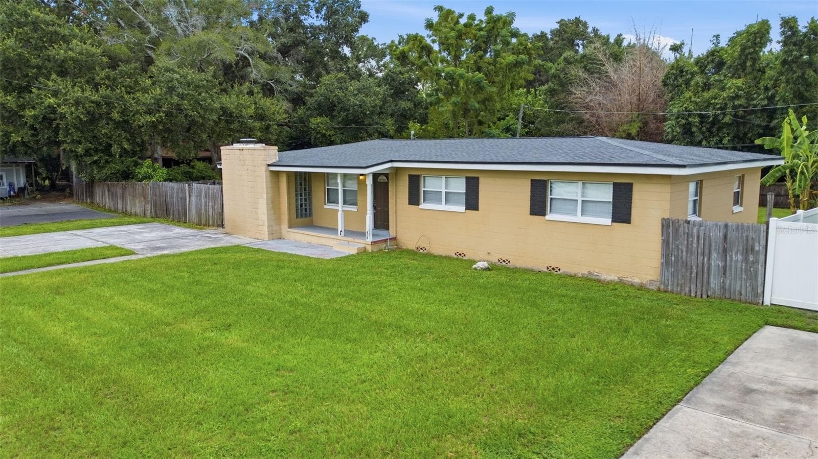 Single Family Residence at 3519 CALUMET DR, ORLANDO, photo 2 of 32