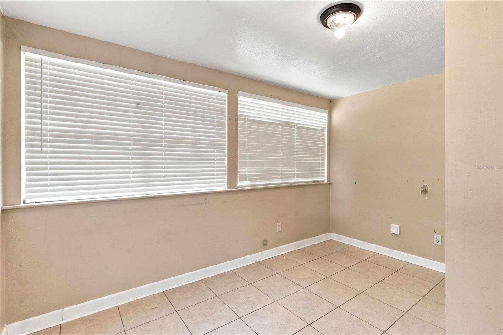 Single Family Residence at 3519 CALUMET DR, ORLANDO, photo 6 of 32