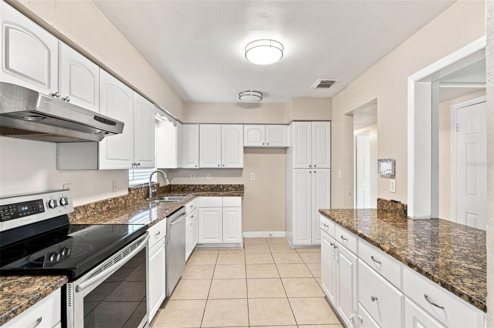 Single Family Residence at 3519 CALUMET DR, ORLANDO, photo 11 of 32