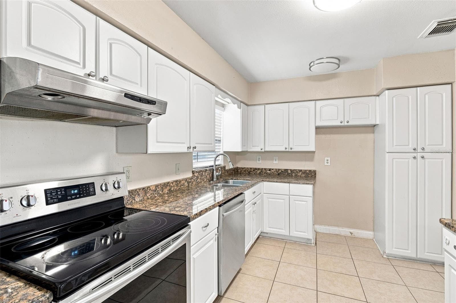 Single Family Residence at 3519 CALUMET DR, ORLANDO, photo 12 of 32