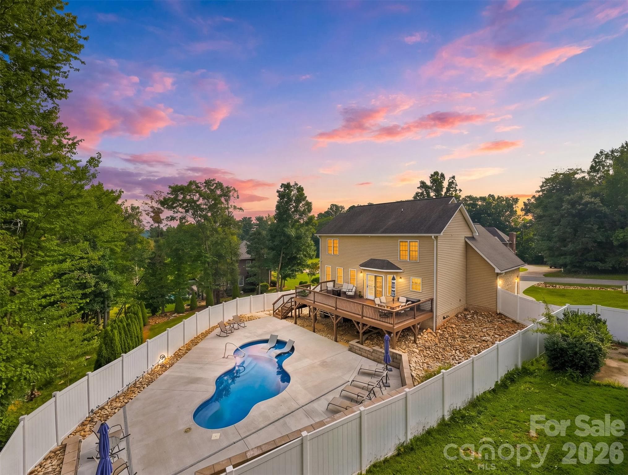Salt Water Private Pool - 6011 Dockside Drive, Hickory