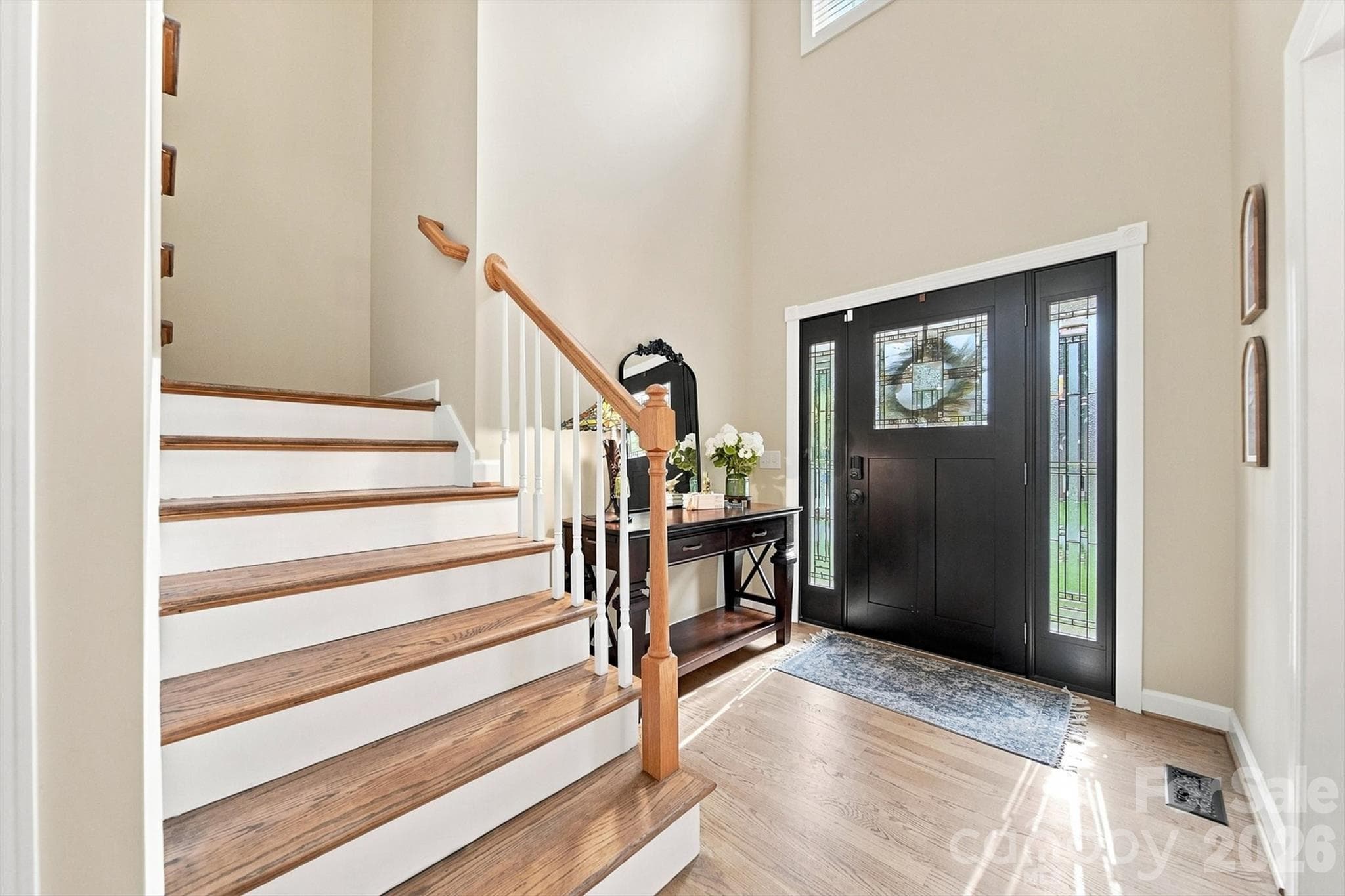 Foyer/ Hardwood Flooring/ 2 story ceilings - 6011 Dockside Drive, Hickory