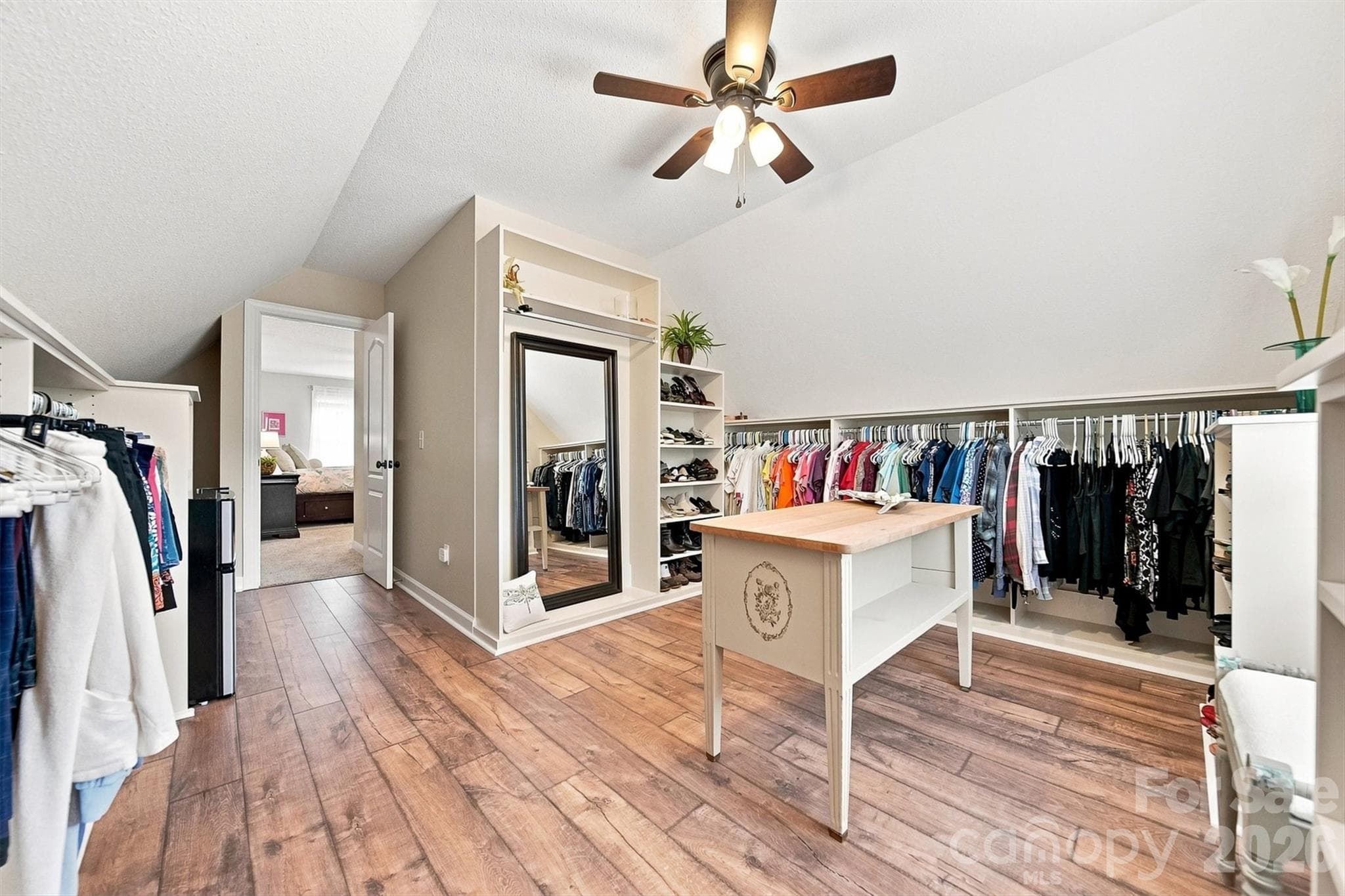 Single Family Residence at 6011 Dockside Drive, Hickory, photo 21 of 48
