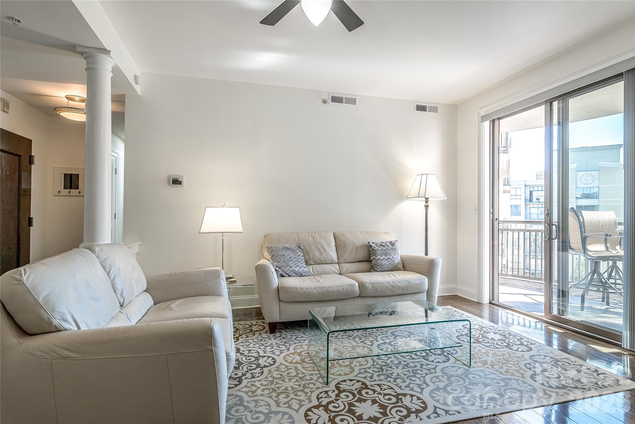 Condominium at 718 W Trade Street, Charlotte, photo 5 of 41