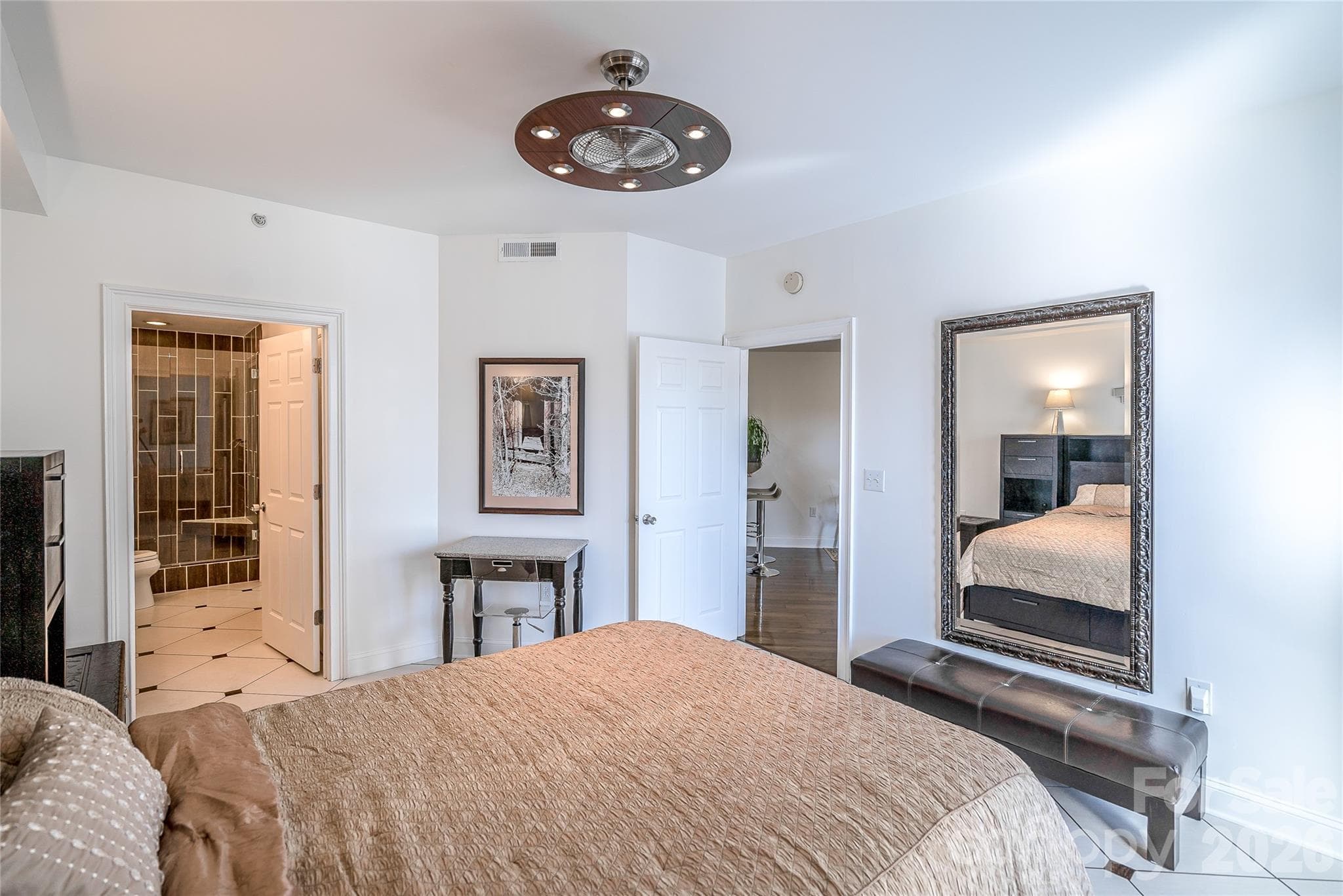 Condominium at 718 W Trade Street, Charlotte, photo 8 of 41