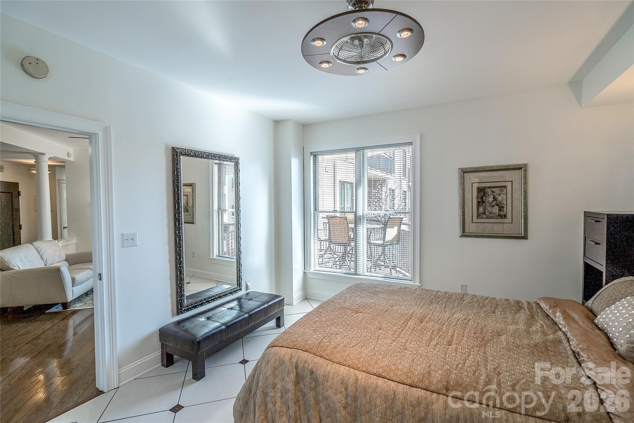 Condominium at 718 W Trade Street, Charlotte, photo 9 of 41