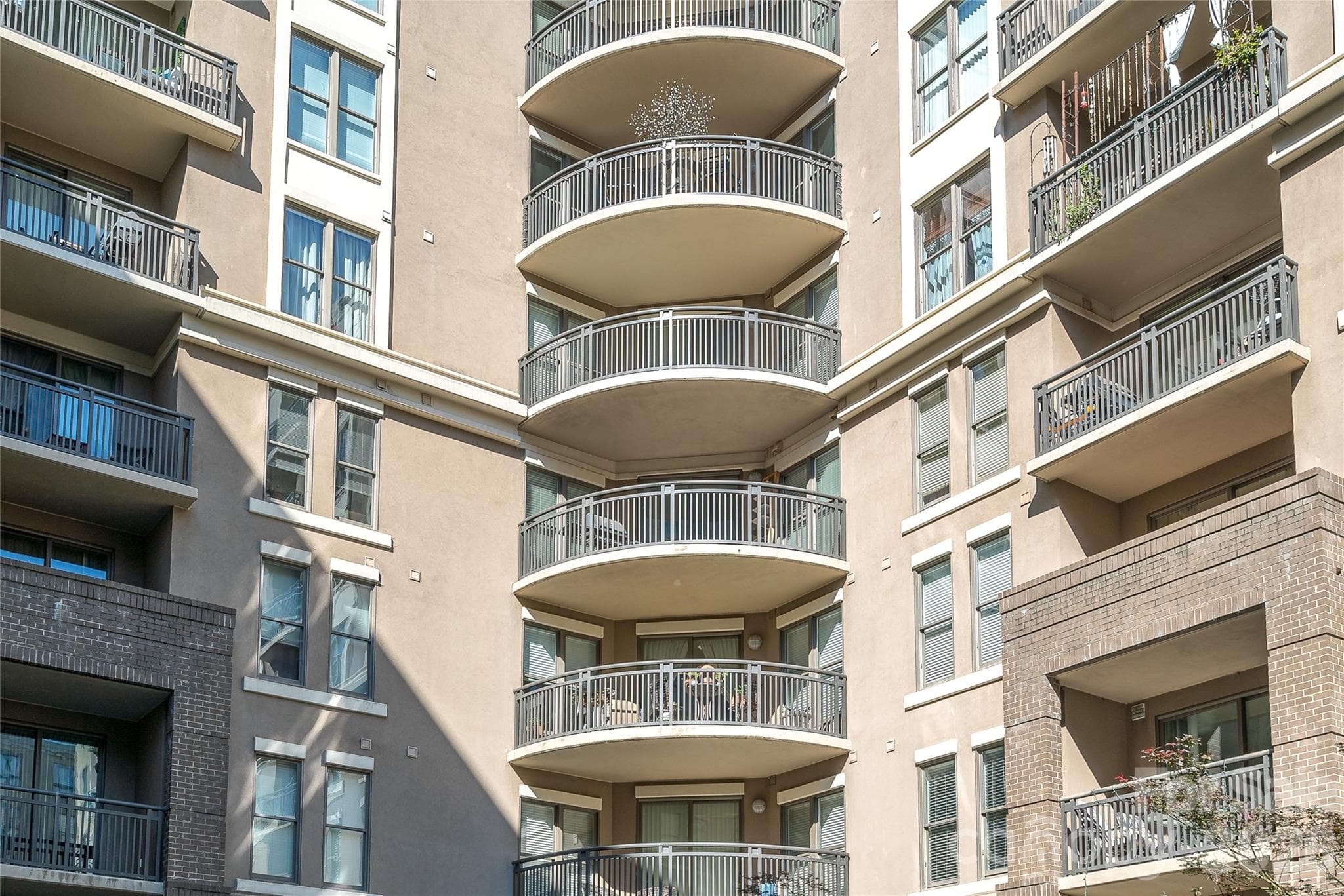 Condominium at 718 W Trade Street, Charlotte, photo 21 of 41