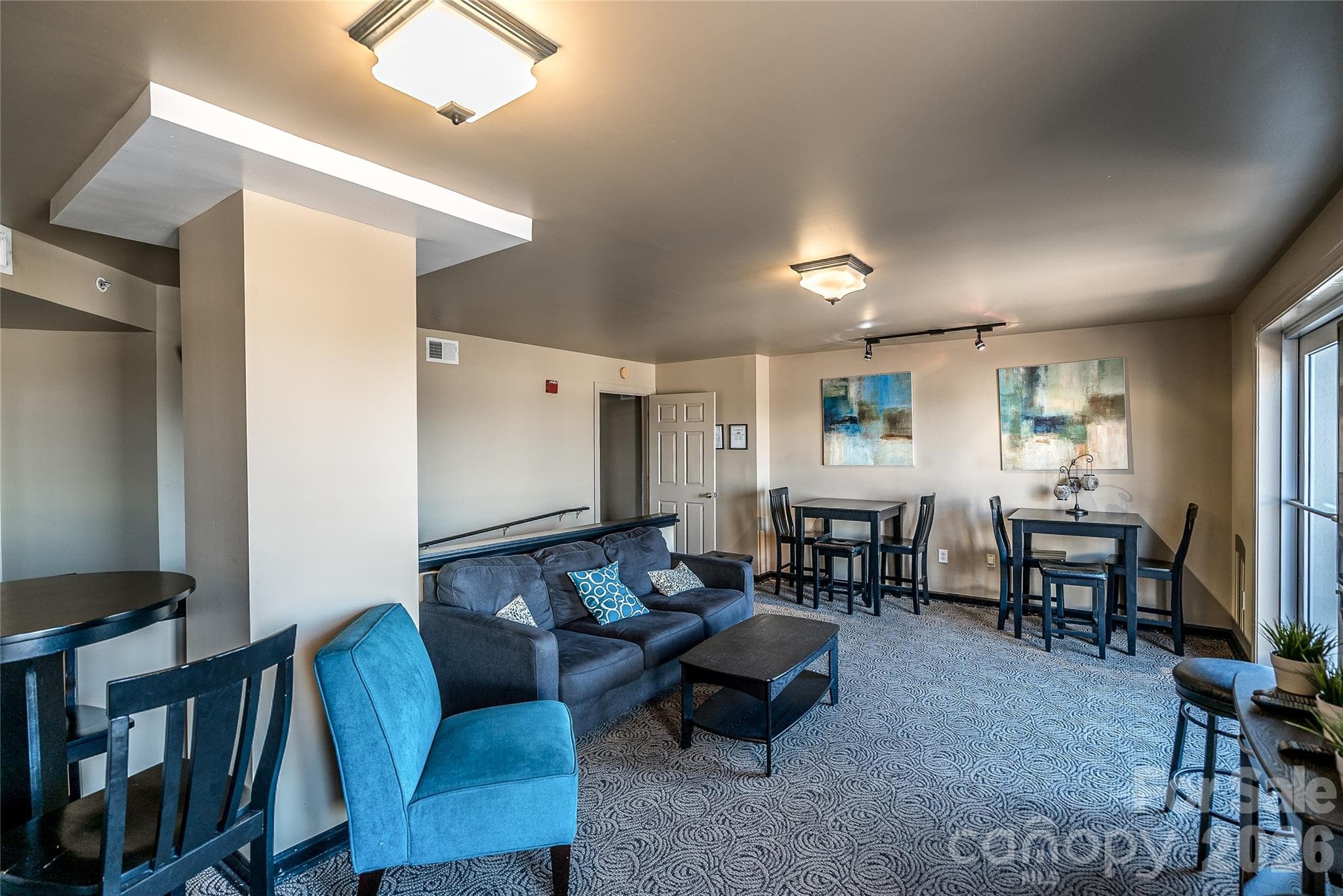 Condominium at 718 W Trade Street, Charlotte, photo 26 of 41