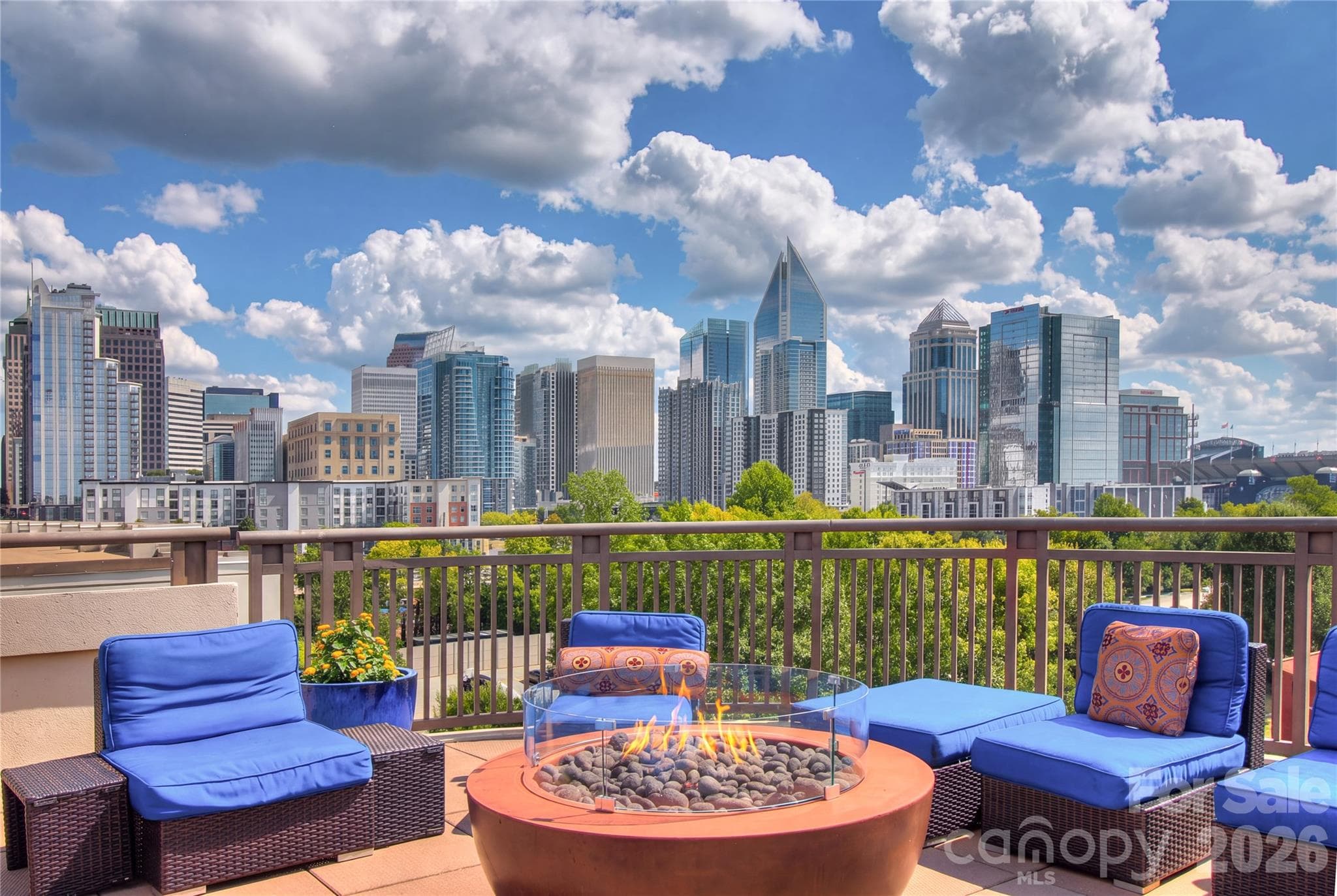 Condominium at 718 W Trade Street, Charlotte, photo 29 of 41