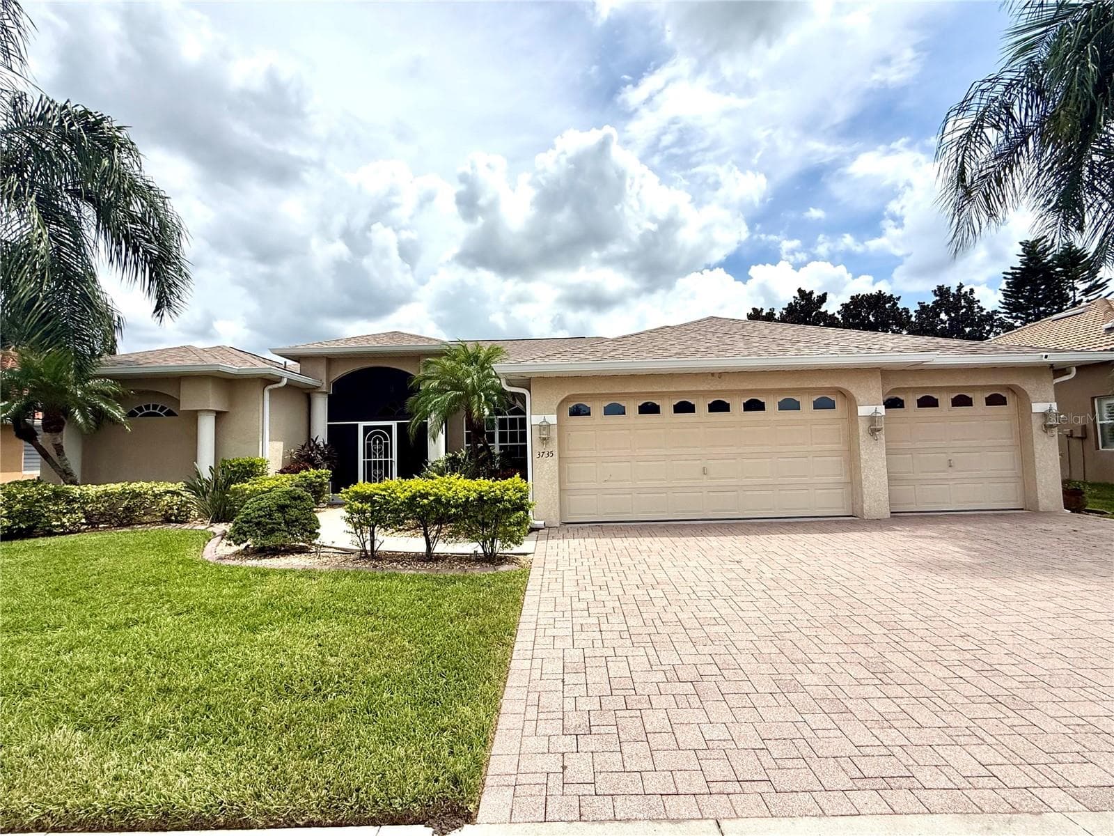 Single Family Residence at 3735 GAVIOTA DR, RUSKIN, photo 2 of 32