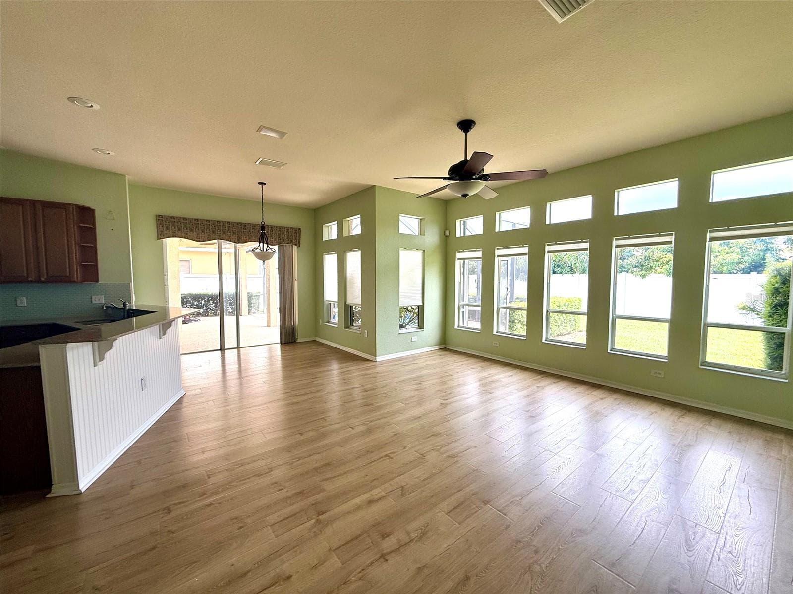 Single Family Residence at 3735 GAVIOTA DR, RUSKIN, photo 8 of 32
