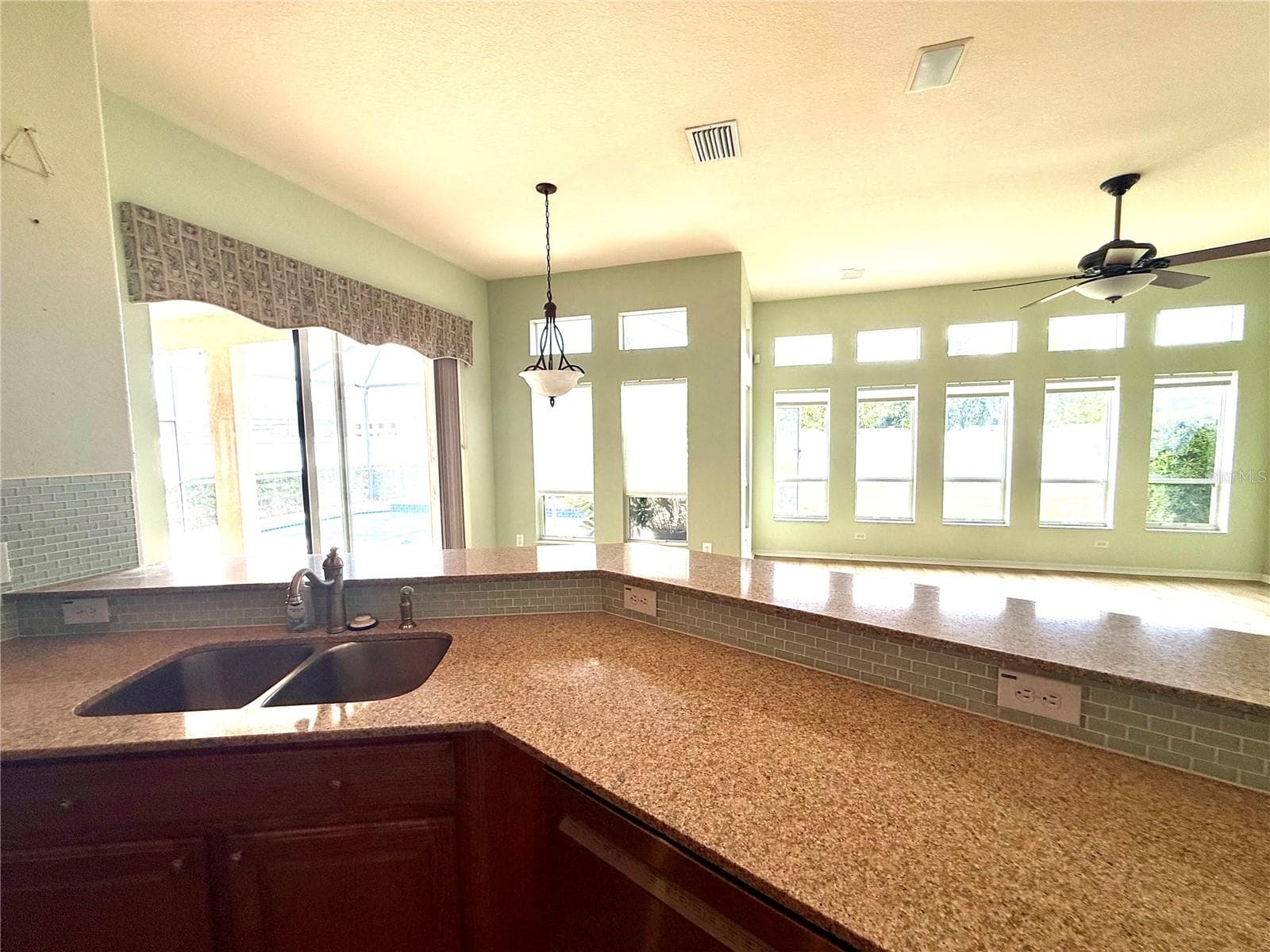 Single Family Residence at 3735 GAVIOTA DR, RUSKIN, photo 15 of 32