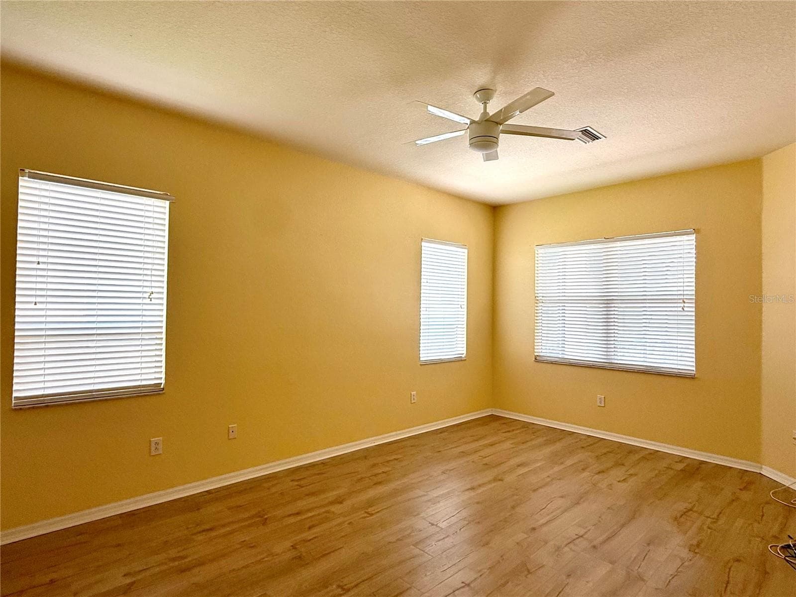Single Family Residence at 3735 GAVIOTA DR, RUSKIN, photo 16 of 32