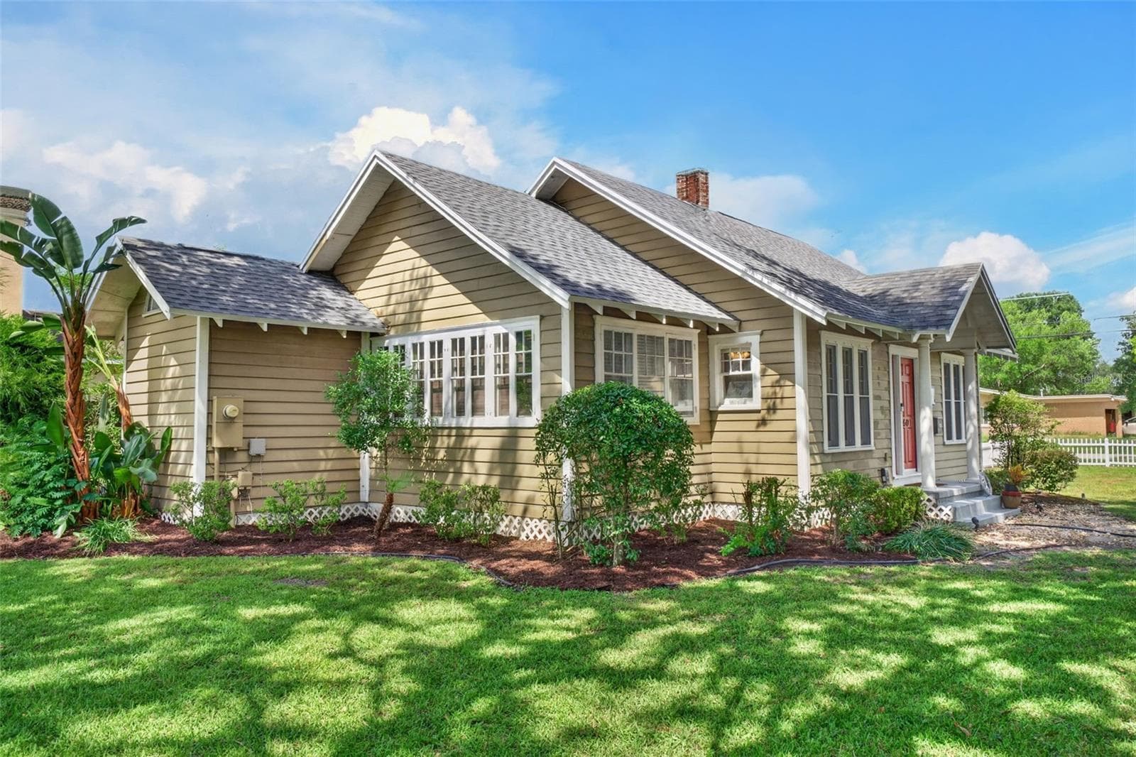 Single Family Residence at 1601 BRYN MAWR ST, ORLANDO, photo 3 of 100