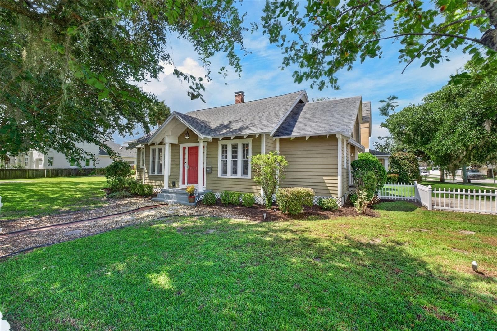 Single Family Residence at 1601 BRYN MAWR ST, ORLANDO, photo 5 of 100