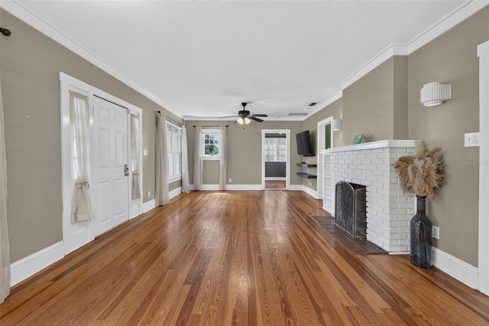 Single Family Residence at 1601 BRYN MAWR ST, ORLANDO, photo 13 of 100