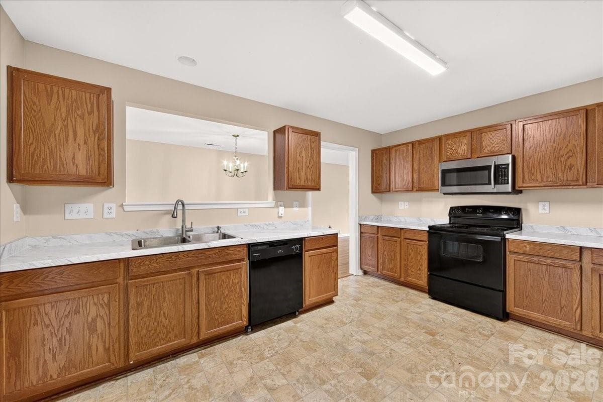 Single Family Residence at 2507 Anna Garrison Road, Charlotte, photo 15 of 40