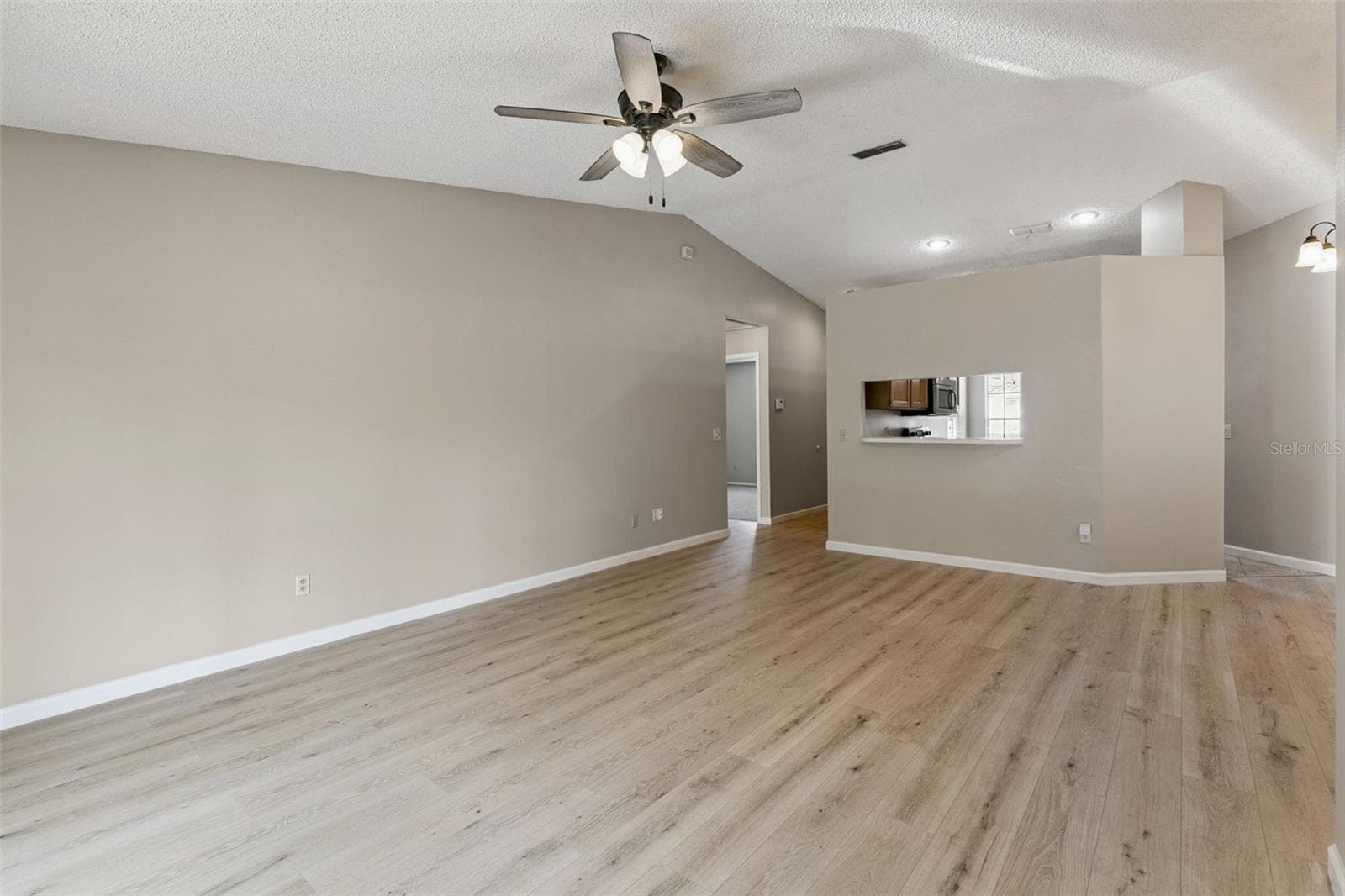Single Family Residence at 1052 BRIELLE AVE, OVIEDO, photo 7 of 44