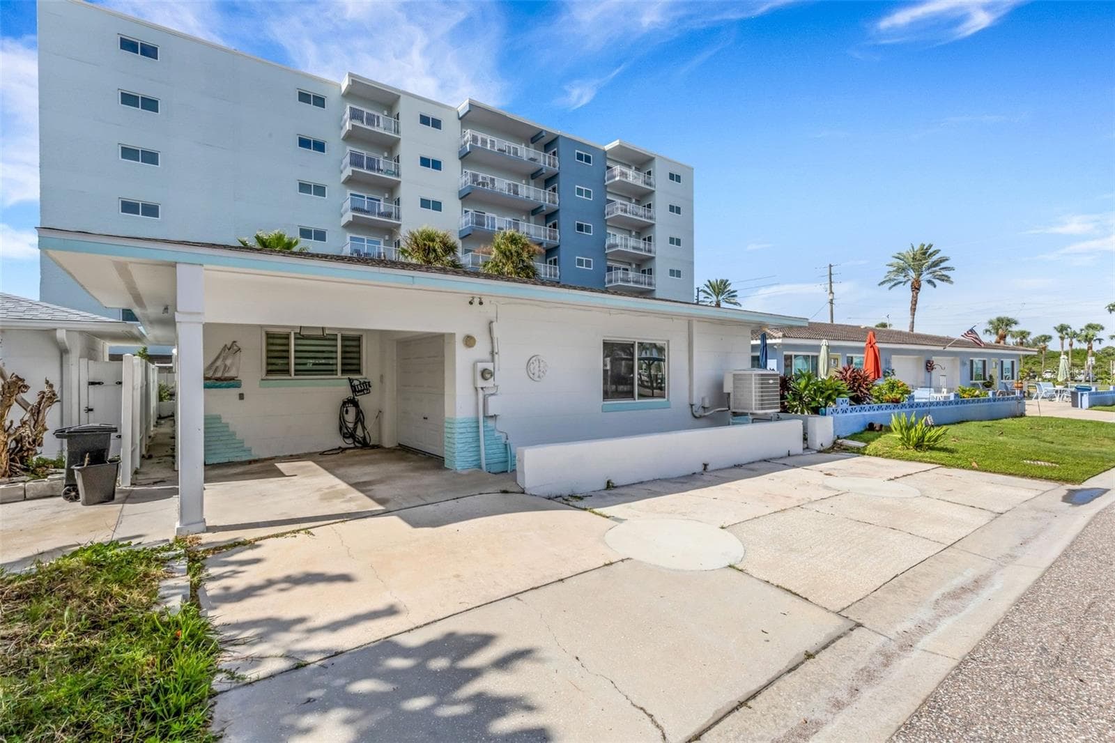 Welcome to 18317 Sunset Blvd-beautifully renovated and offered fully furnished. - 18317 SUNSET BLVD, REDINGTON SHORES