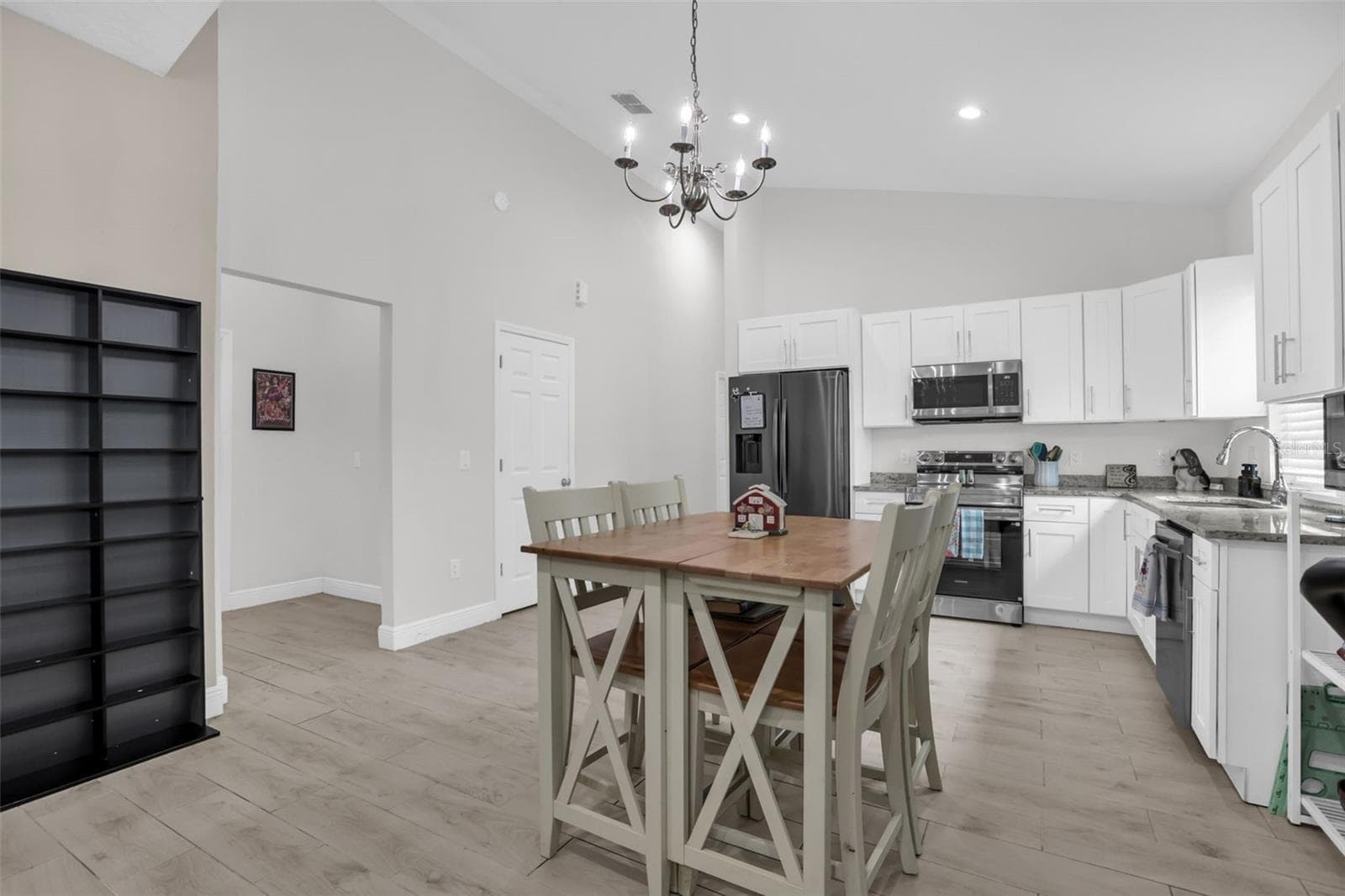 Single Family Residence at 430 W WALTS AVE, DELAND, photo 9 of 29