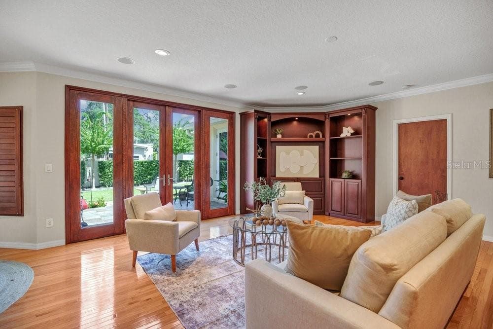 Large Family Room with patii access - 601 WESTMINSTER ST, ORLANDO