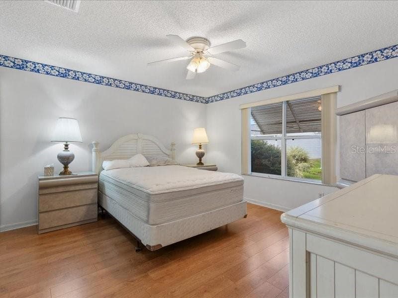 Primary Beed Room lots of room - 17663 SE 92ND GRANTHAM TER, THE VILLAGES